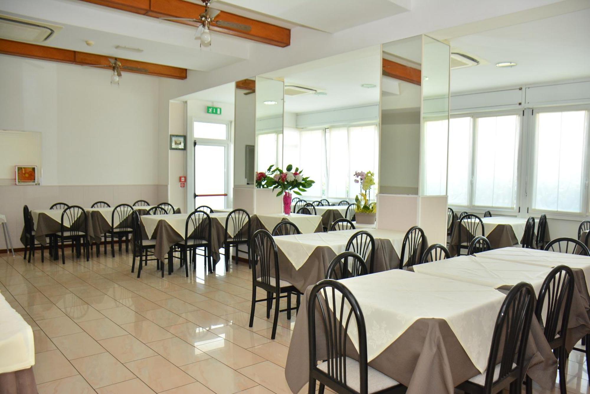 Marisa Hotel 2*
